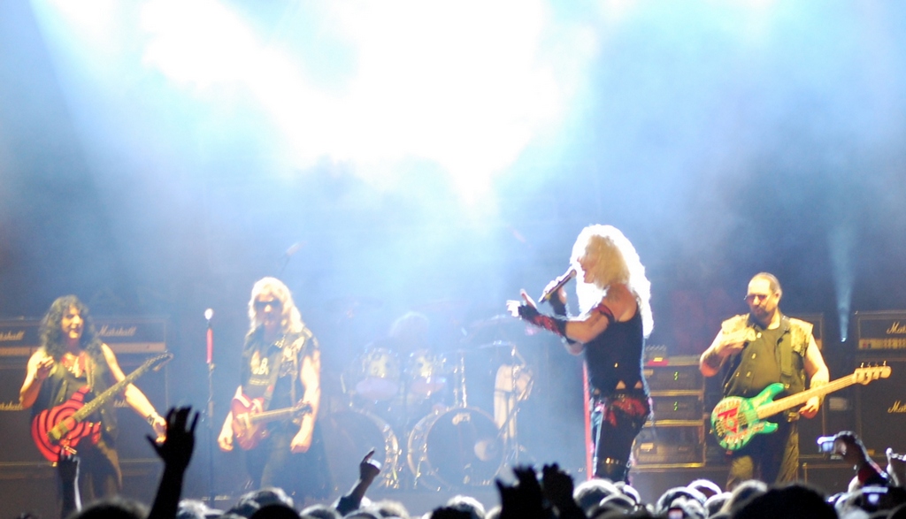 3 Twisted Sister 80.jpg